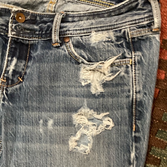 Abercrombie & Fitch Stylish Blue Distressed Women's Jeans - Picture 3 of 12
